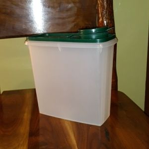Tupperware cereal  container